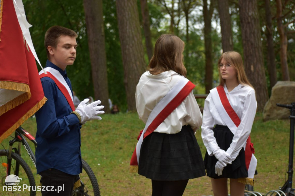 W Straszynie zakopano kapsułę czasu