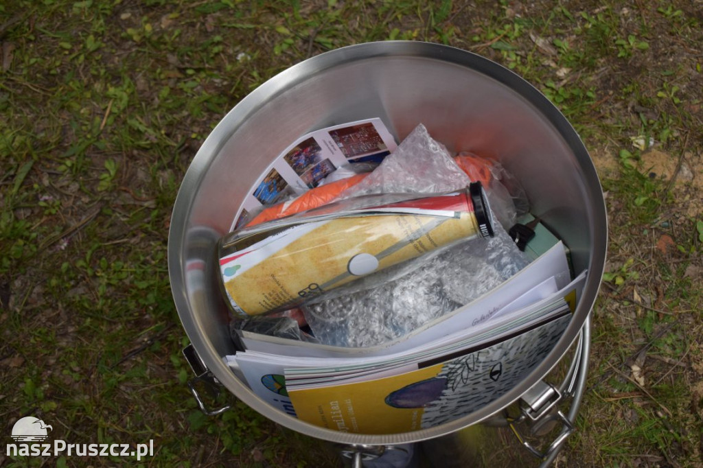 W Straszynie zakopano kapsułę czasu