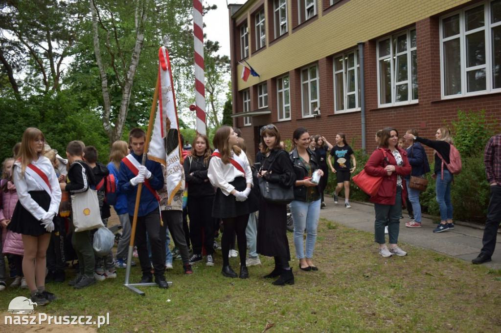 W Straszynie zakopano kapsułę czasu