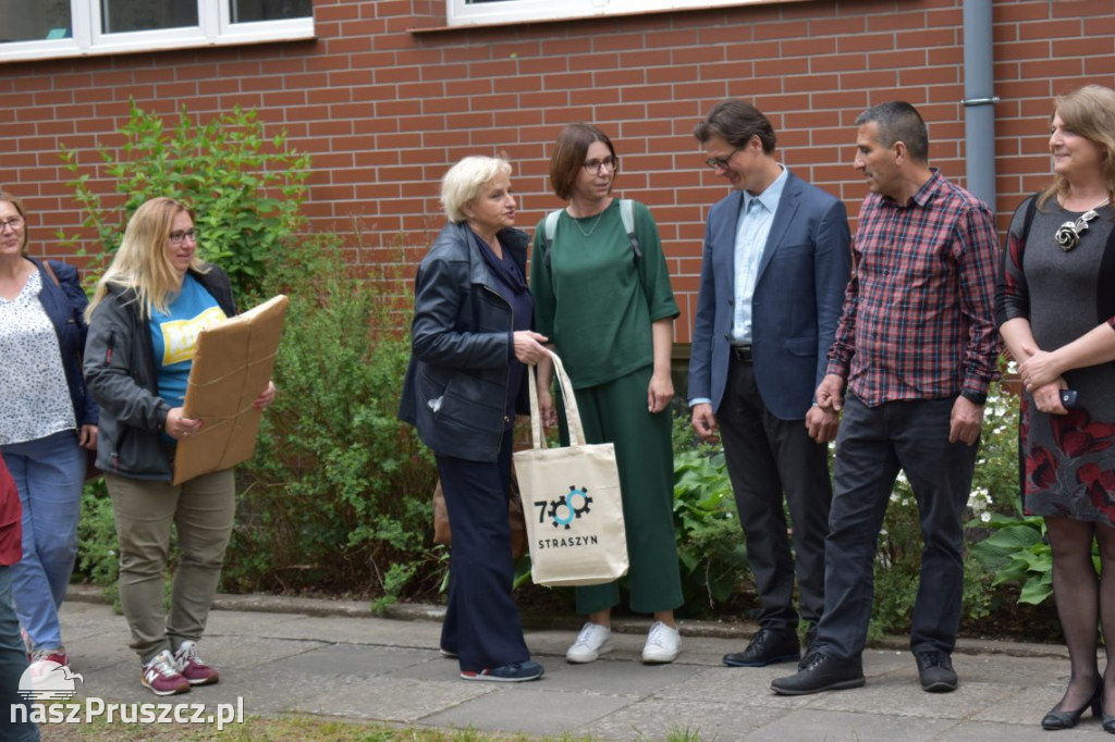 W Straszynie zakopano kapsułę czasu
