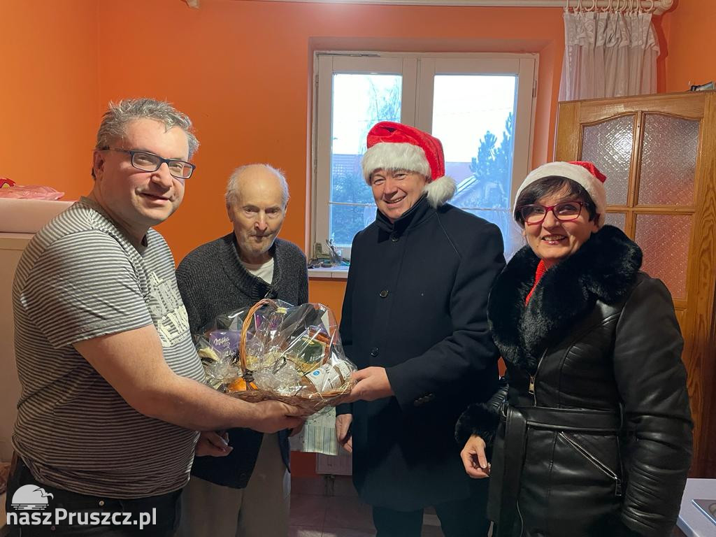 Święty Mikołaj odwiedził seniorów w Cedrach