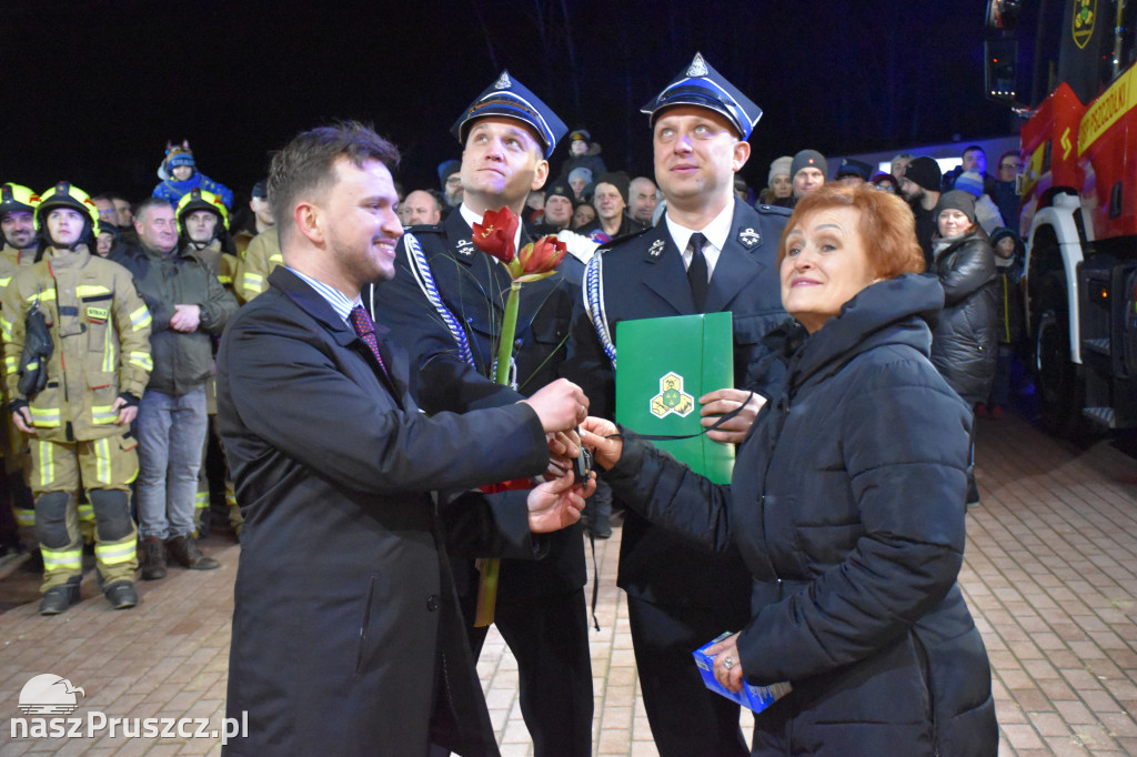 OSP Pszczółki ma nowy wóz!