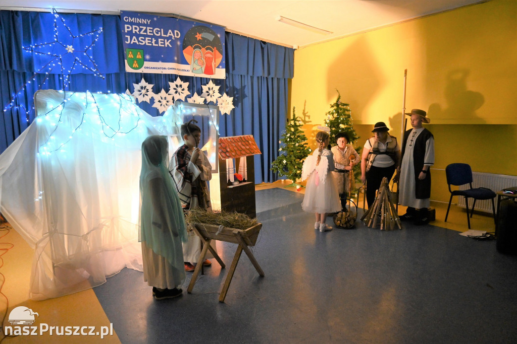 Przegląd Jasełek w gmine Pszczółki