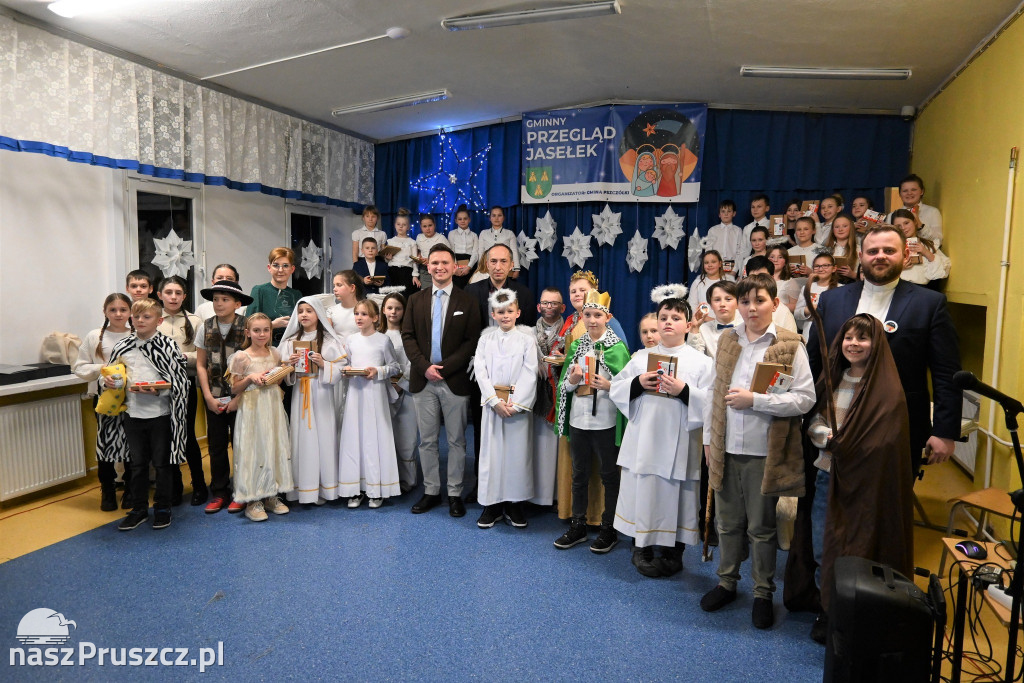 Przegląd Jasełek w gmine Pszczółki