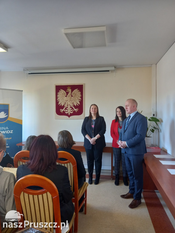 Wójt gminy Przywidz wręczył stypendia naukowe