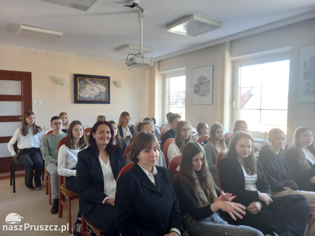 Wójt gminy Przywidz wręczył stypendia naukowe