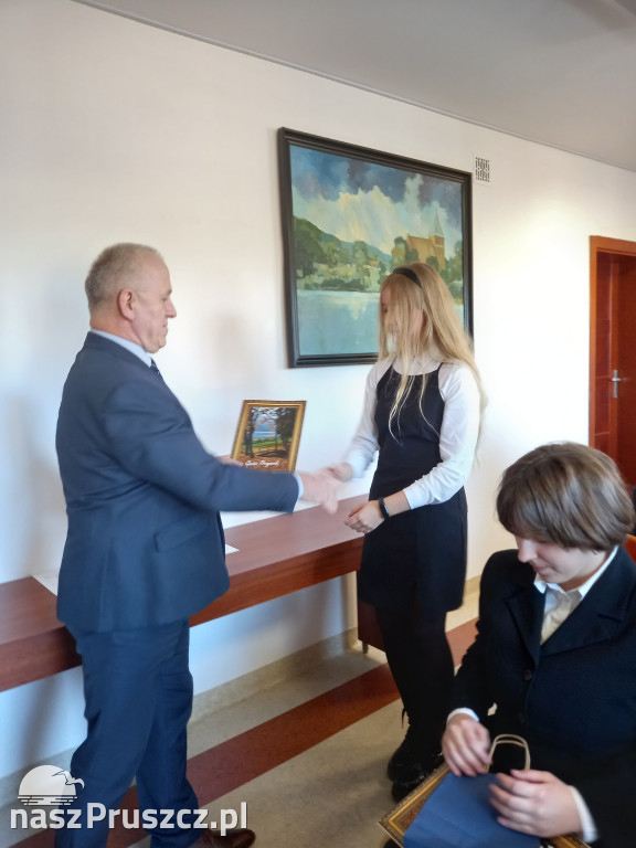 Wójt gminy Przywidz wręczył stypendia naukowe