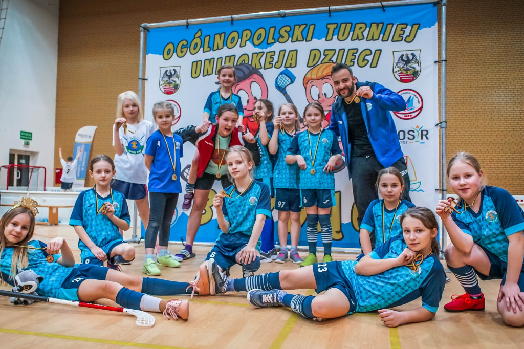 Unihokeistki z UKS Motława z medalami w Orzyszu