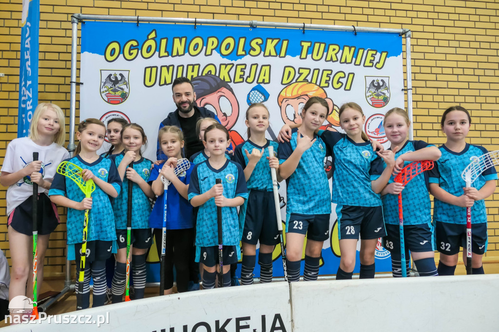 Unihokeistki z UKS Motława z medalami w Orzyszu