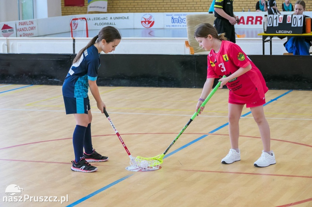 Unihokeistki z UKS Motława z medalami w Orzyszu