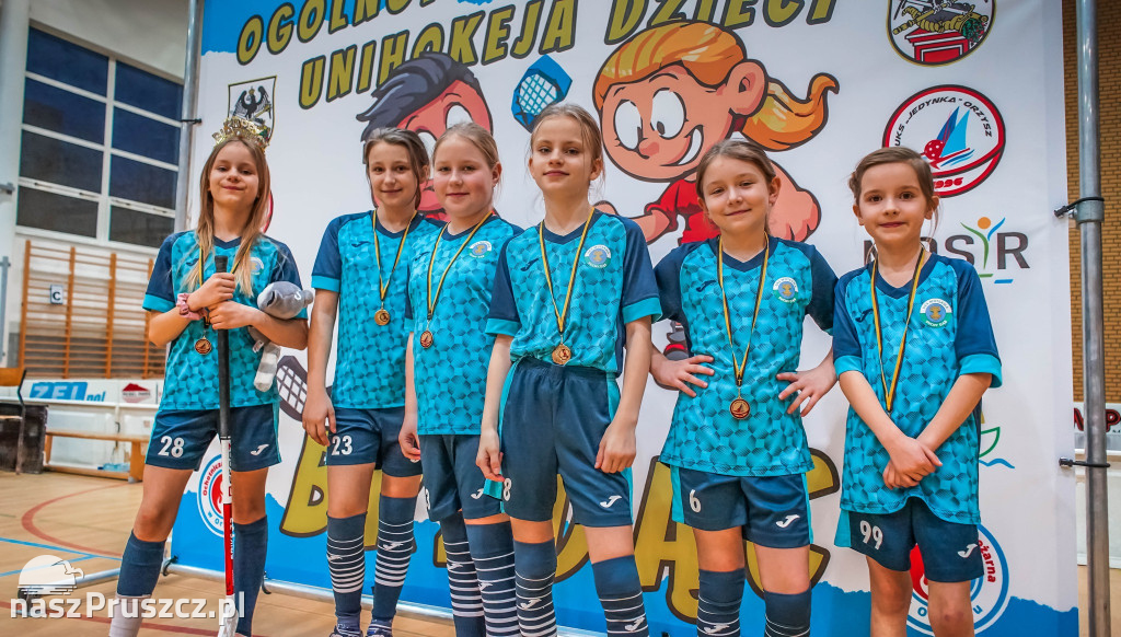 Unihokeistki z UKS Motława z medalami w Orzyszu