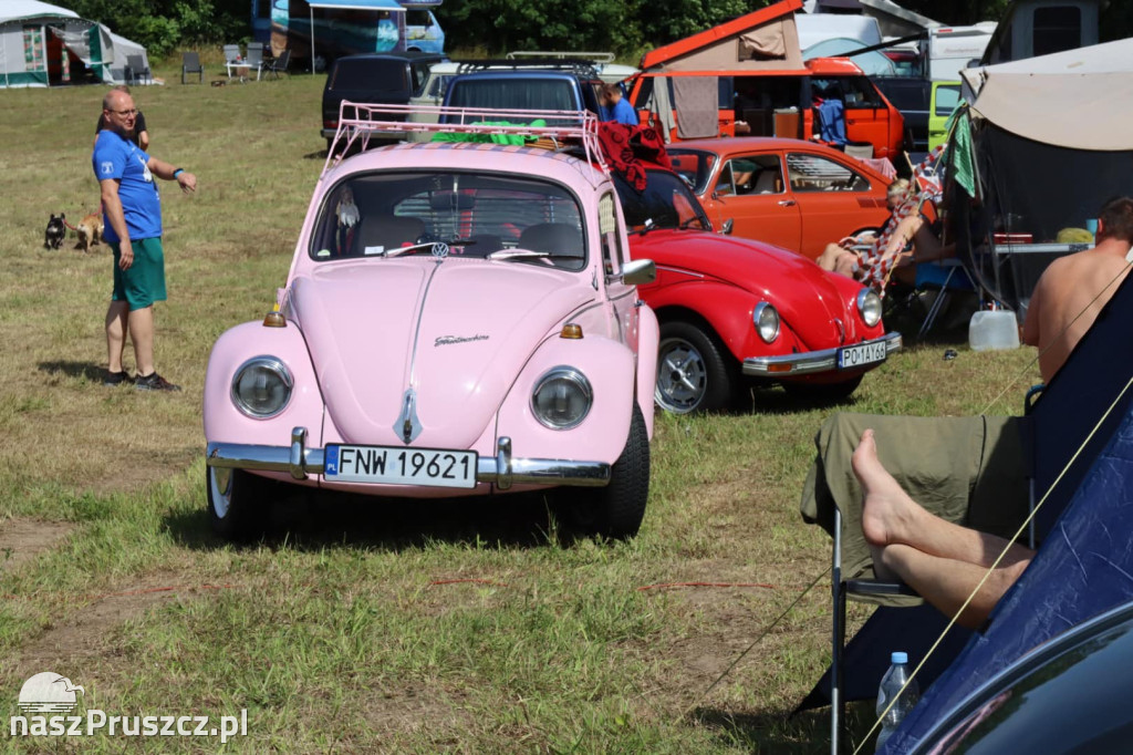 Garbusy przejechały ulicami Kolbud