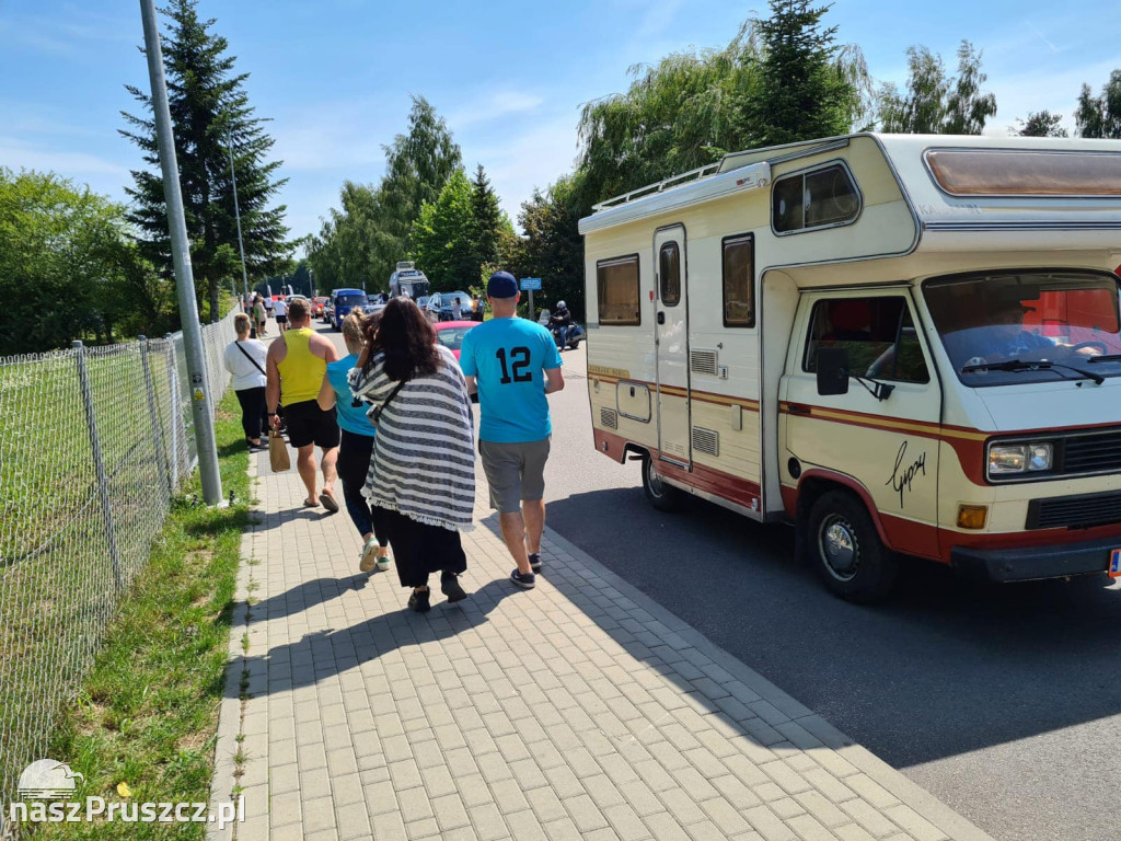 Garbusy przejechały ulicami Kolbud