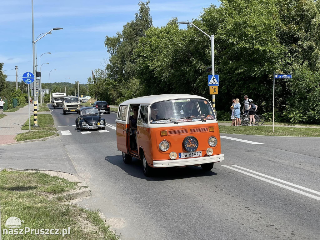 Garbusy przejechały ulicami Kolbud