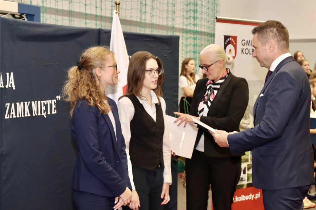 Kolbudy: Wójt wręczył sypendia najlepszym uczniom