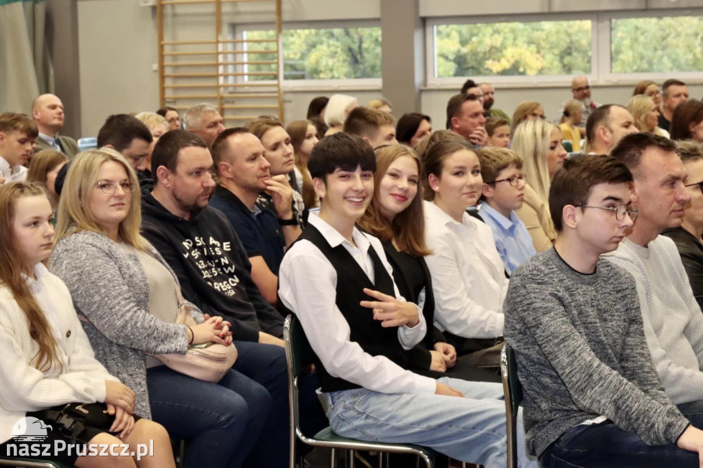 Kolbudy: Wójt wręczył sypendia najlepszym uczniom