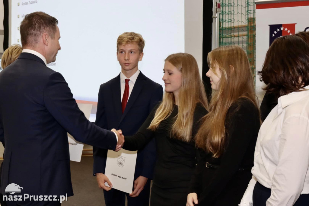 Kolbudy: Wójt wręczył sypendia najlepszym uczniom