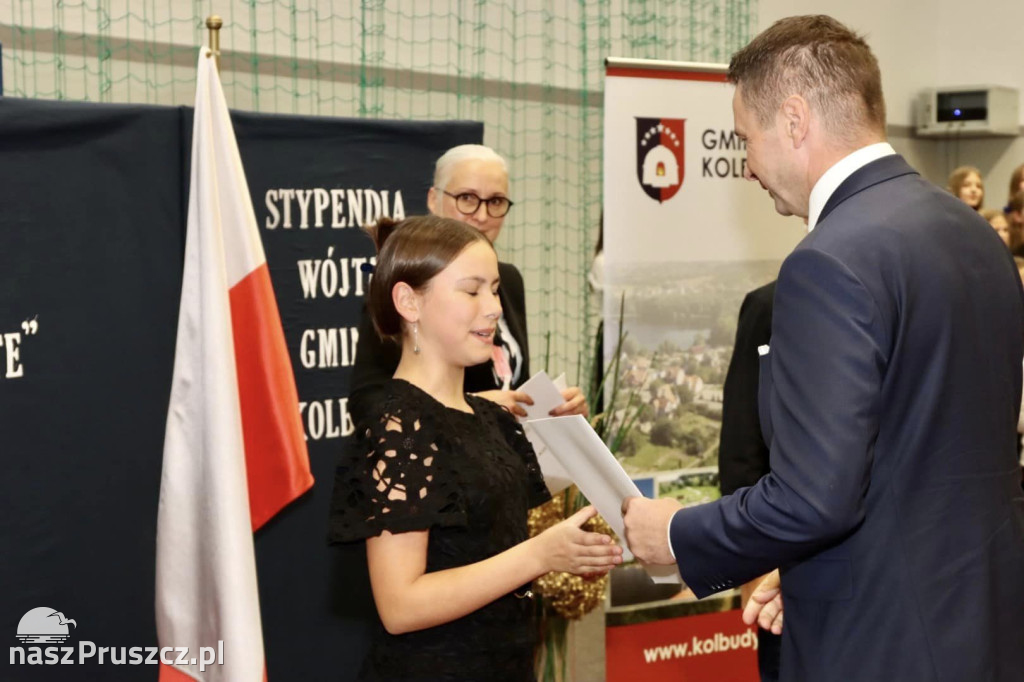 Kolbudy: Wójt wręczył sypendia najlepszym uczniom