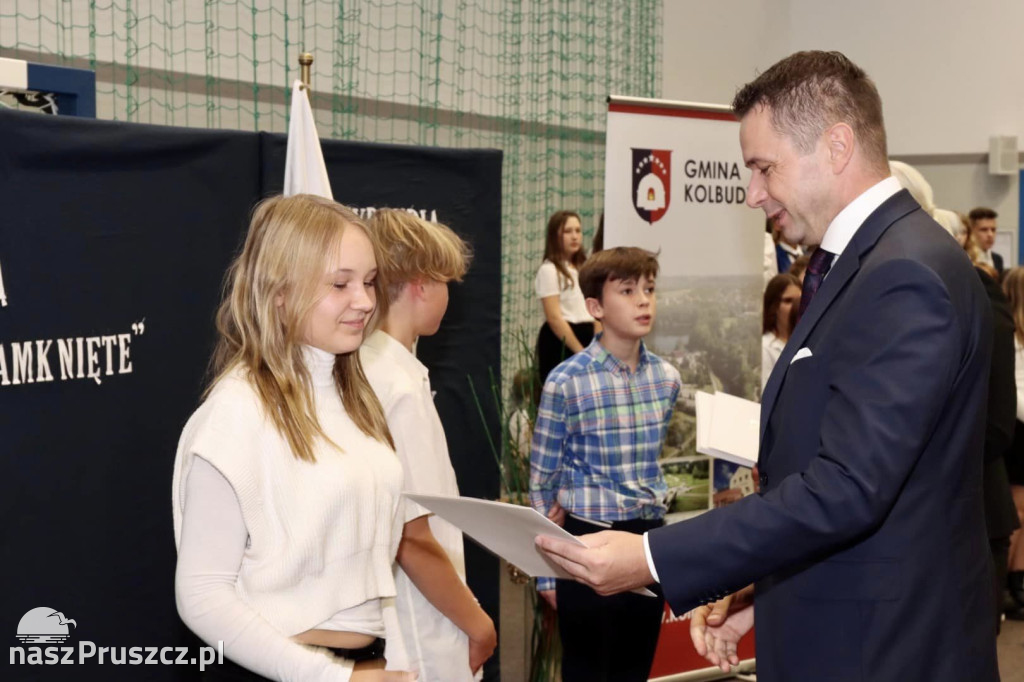 Kolbudy: Wójt wręczył sypendia najlepszym uczniom