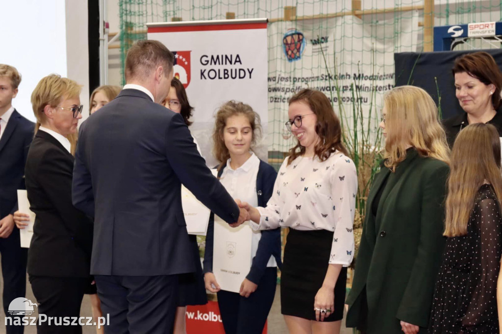 Kolbudy: Wójt wręczył sypendia najlepszym uczniom