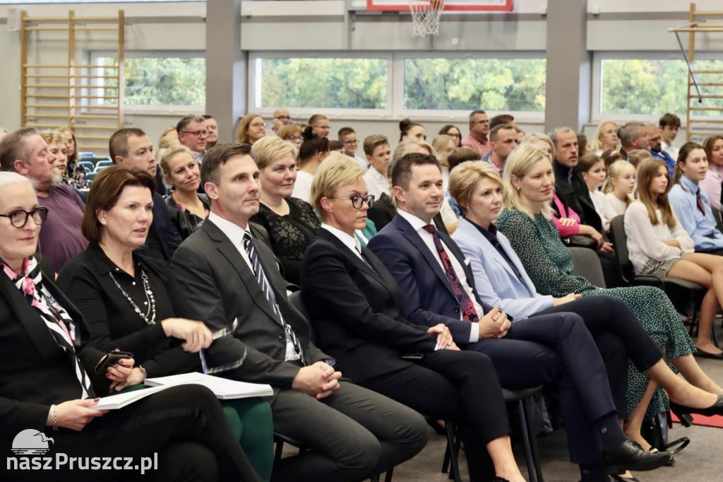 Kolbudy: Wójt wręczył sypendia najlepszym uczniom