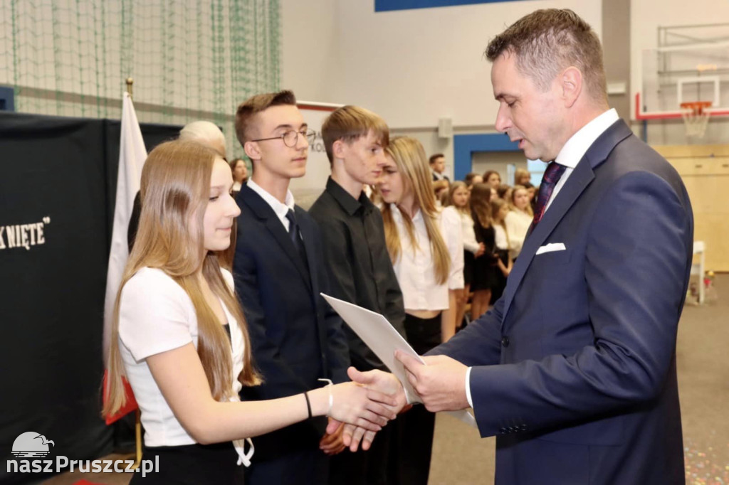 Kolbudy: Wójt wręczył sypendia najlepszym uczniom