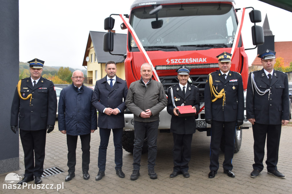 OSP w Pręgowie oficjalnie ma już nowy wóz