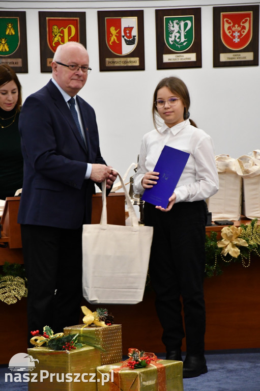 „Powiatowa Kartka Świąteczna I część – kartka bożonarodzeniowa”
