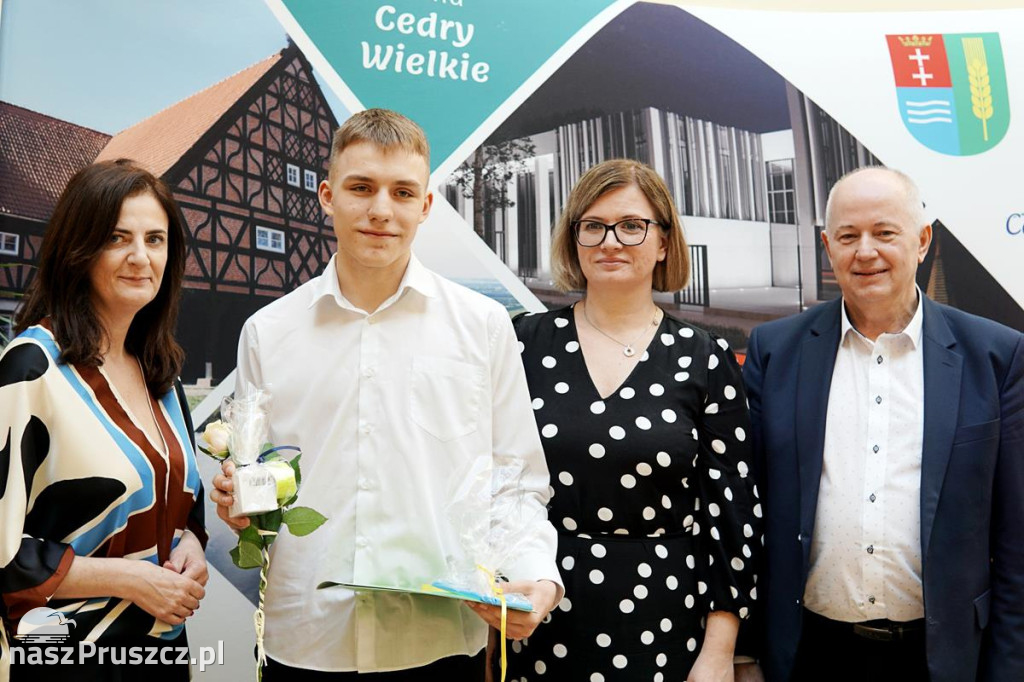 Cedry Wielkie: Stypendia wójta Golińskiego