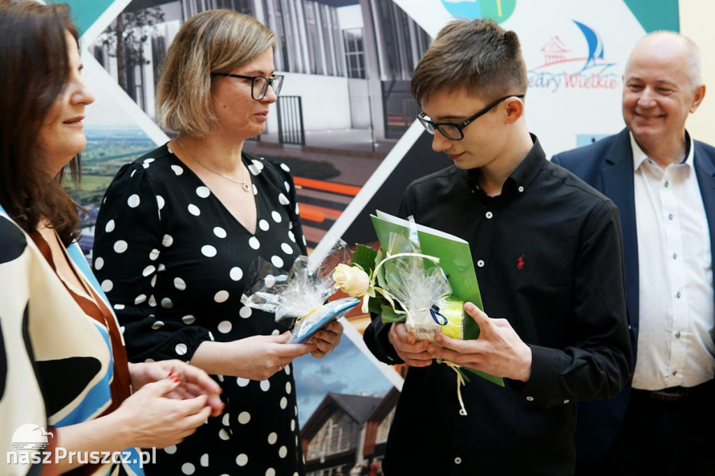 Cedry Wielkie: Stypendia wójta Golińskiego