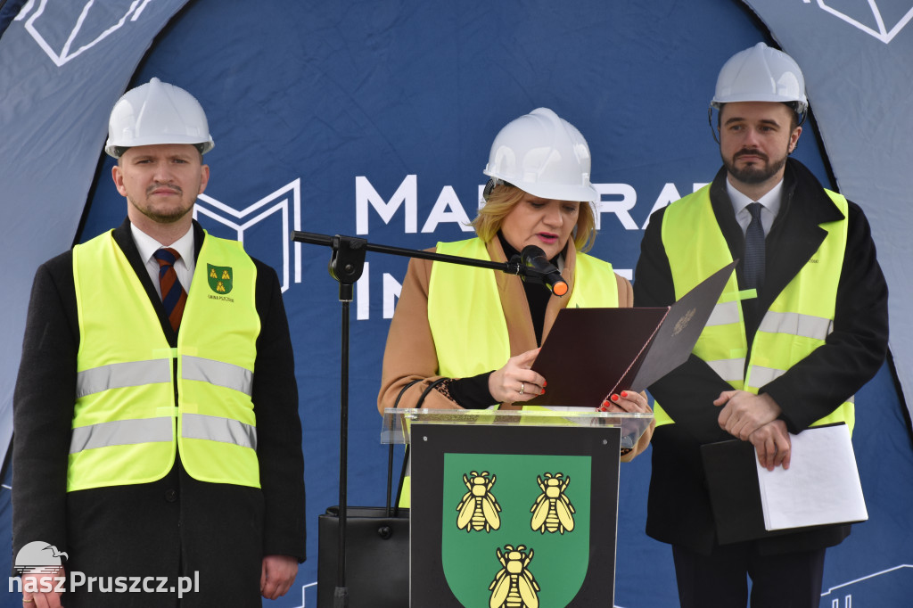 Różyny: wmurowanie kamienia węgielnego pod budowę szkoły