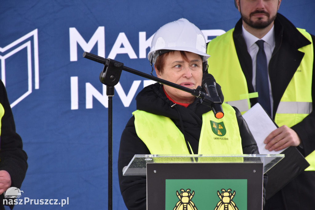 Różyny: wmurowanie kamienia węgielnego pod budowę szkoły