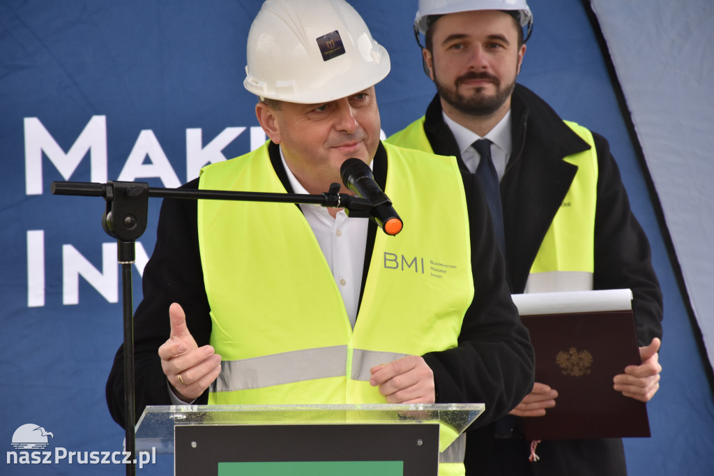 Różyny: wmurowanie kamienia węgielnego pod budowę szkoły