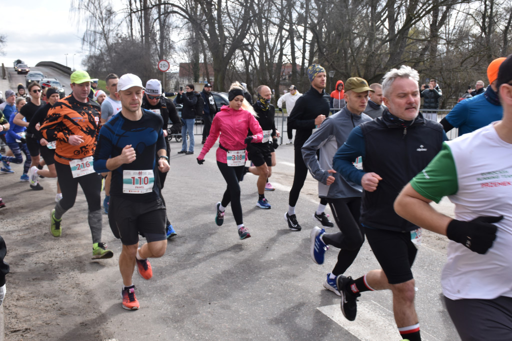 Pruszcz Gdański: Półmaraton i 5-tka nad Radunią