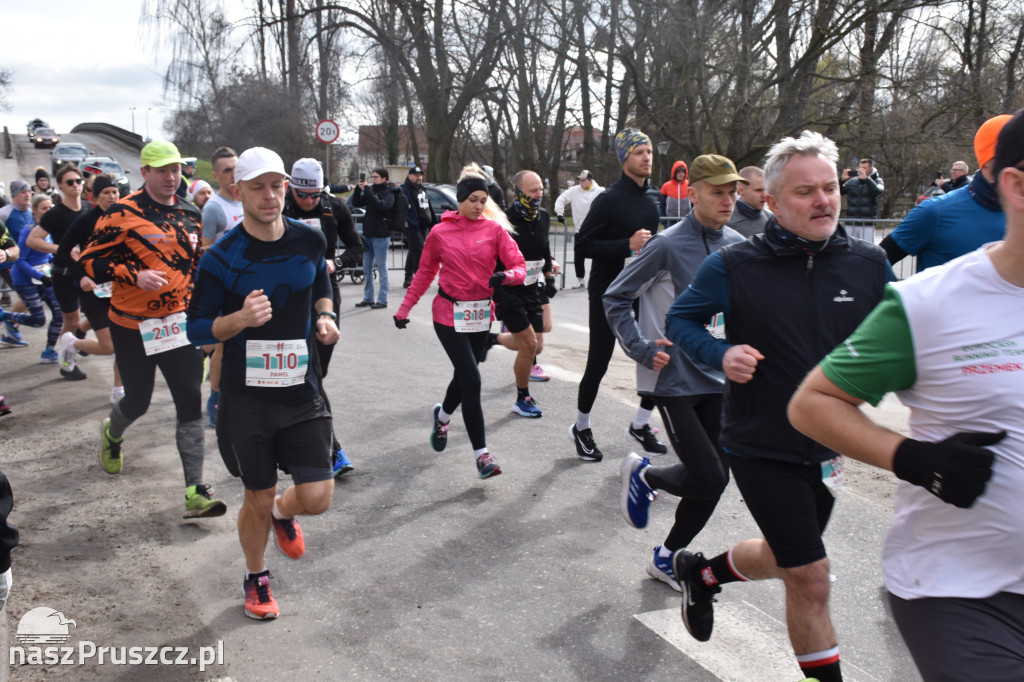 Pruszcz Gdański: Półmaraton i 5-tka nad Radunią