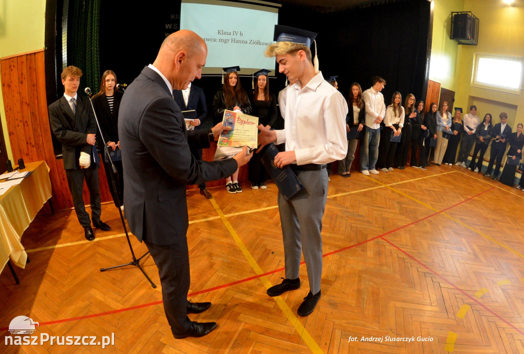 Maturzyści ZSO nr 1 odebrali świadectwa