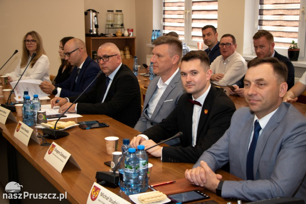 Trąbki Wielkie: Nowa wójt oraz radni złożyli ślubowanie
