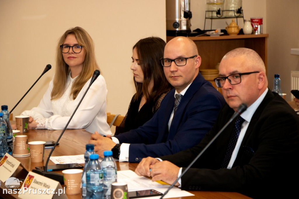 Trąbki Wielkie: Nowa wójt oraz radni złożyli ślubowanie