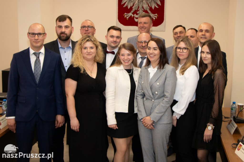 Trąbki Wielkie: Nowa wójt oraz radni złożyli ślubowanie