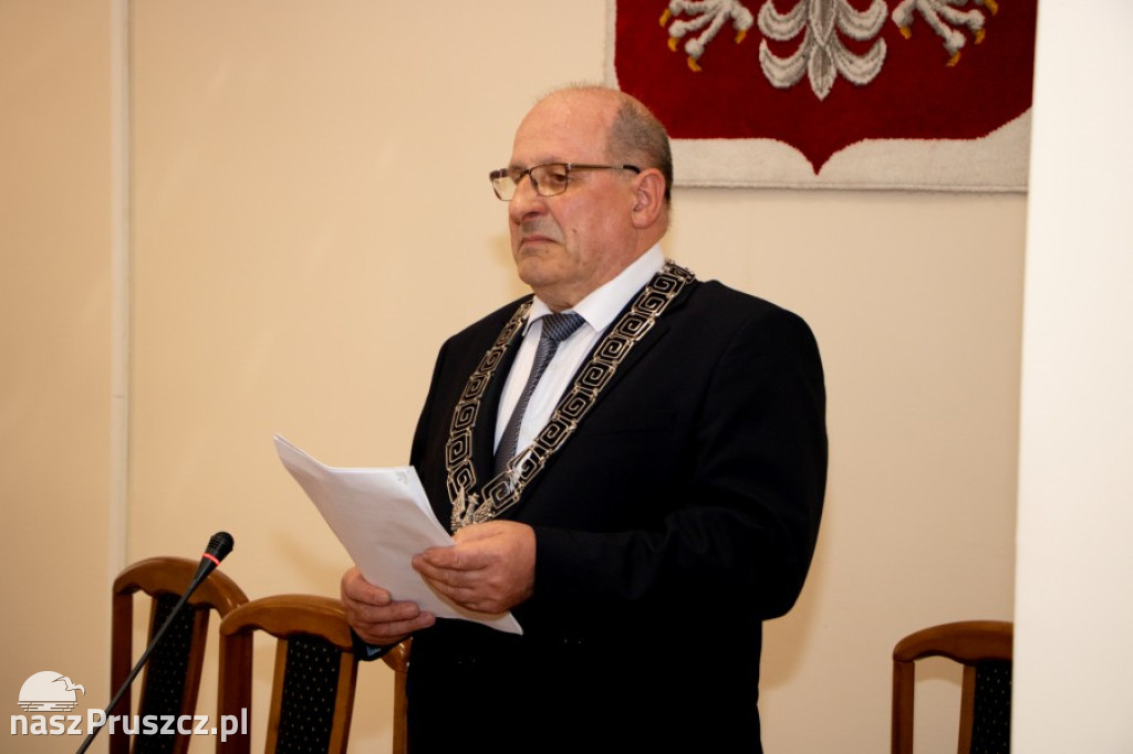 Trąbki Wielkie: Nowa wójt oraz radni złożyli ślubowanie