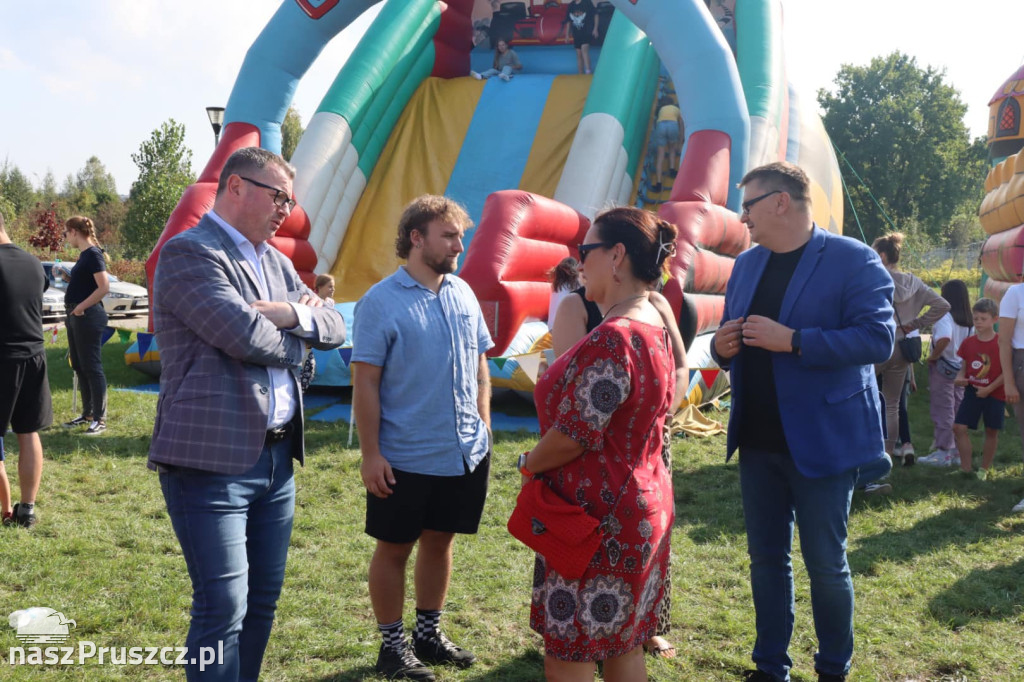 Rodzinne pożegnanie lata w Kowalach