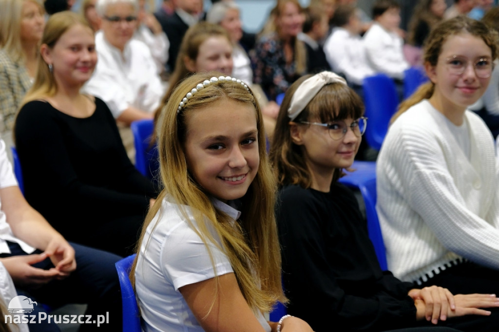 Cedry Wielkie: Wójt wręczył stypendia najzdolniejszym uczniom