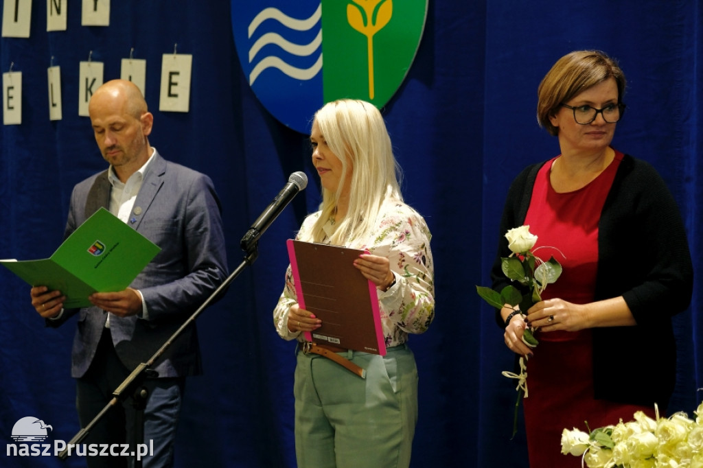 Cedry Wielkie: Wójt wręczył stypendia najzdolniejszym uczniom