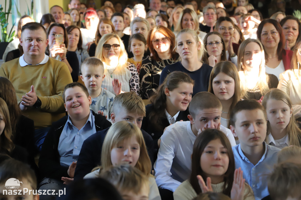 60 lat szkoły podstawowej w Pszczółkach