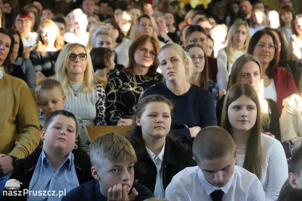 60 lat szkoły podstawowej w Pszczółkach