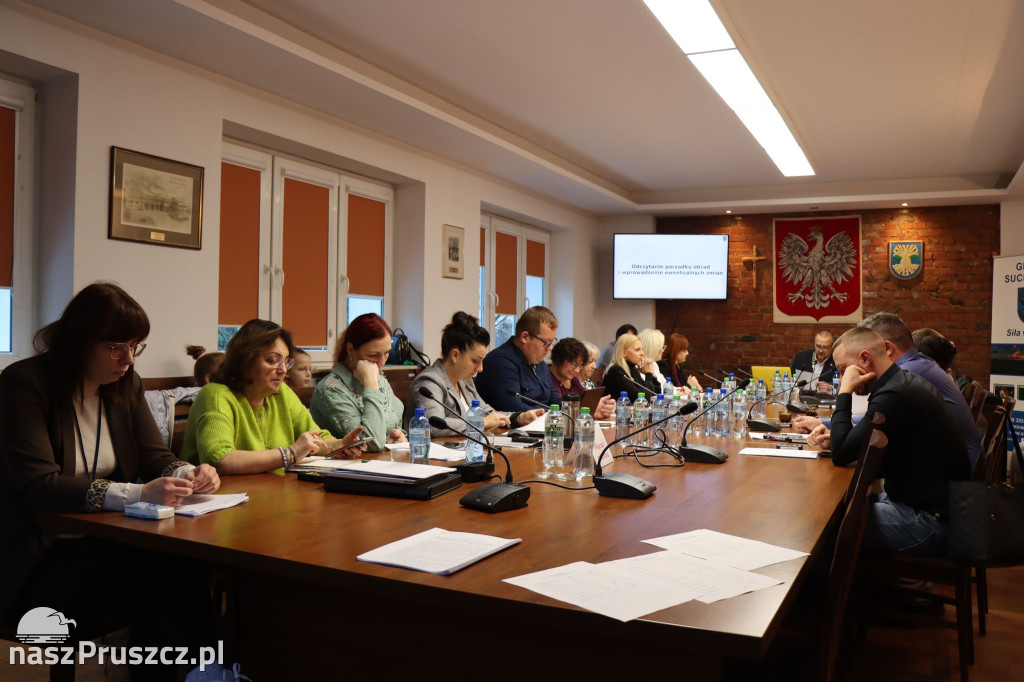 Suchy Dąb: Nagrody dla uczniów od wójt Ficek