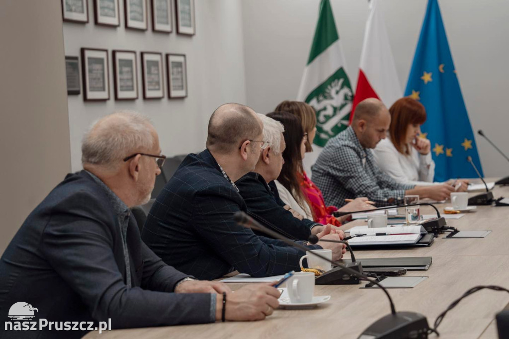 Rozmawiano o Pakcie Dla Bezpieczeństwa Polski