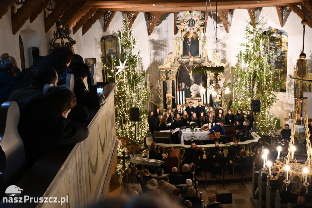 W Różynach śpiewali kolędy i pastorałki