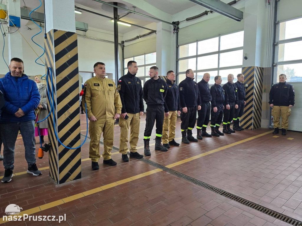 Strażacy z Pruszcza przeszli na emeryturę