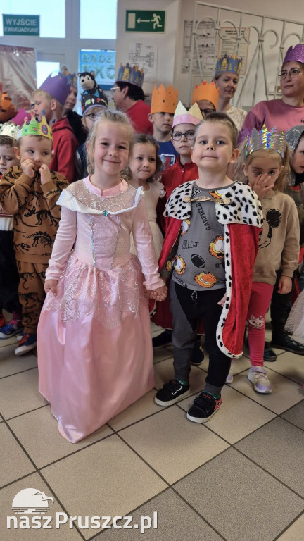 Uczniowie z Sobowidza uczcili 1000. rocznicę koronacji